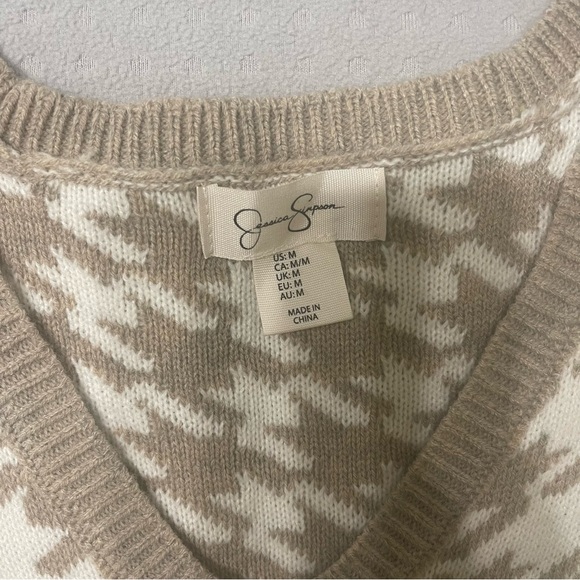 Jessica Simpson Sweater Vest - Picture 4 of 9